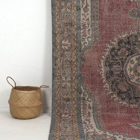 Ferina - Oriental Rug, Handcrafted for Luxury Living