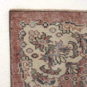 Classic area rug in 6x10 dimensions, crafted in turkish