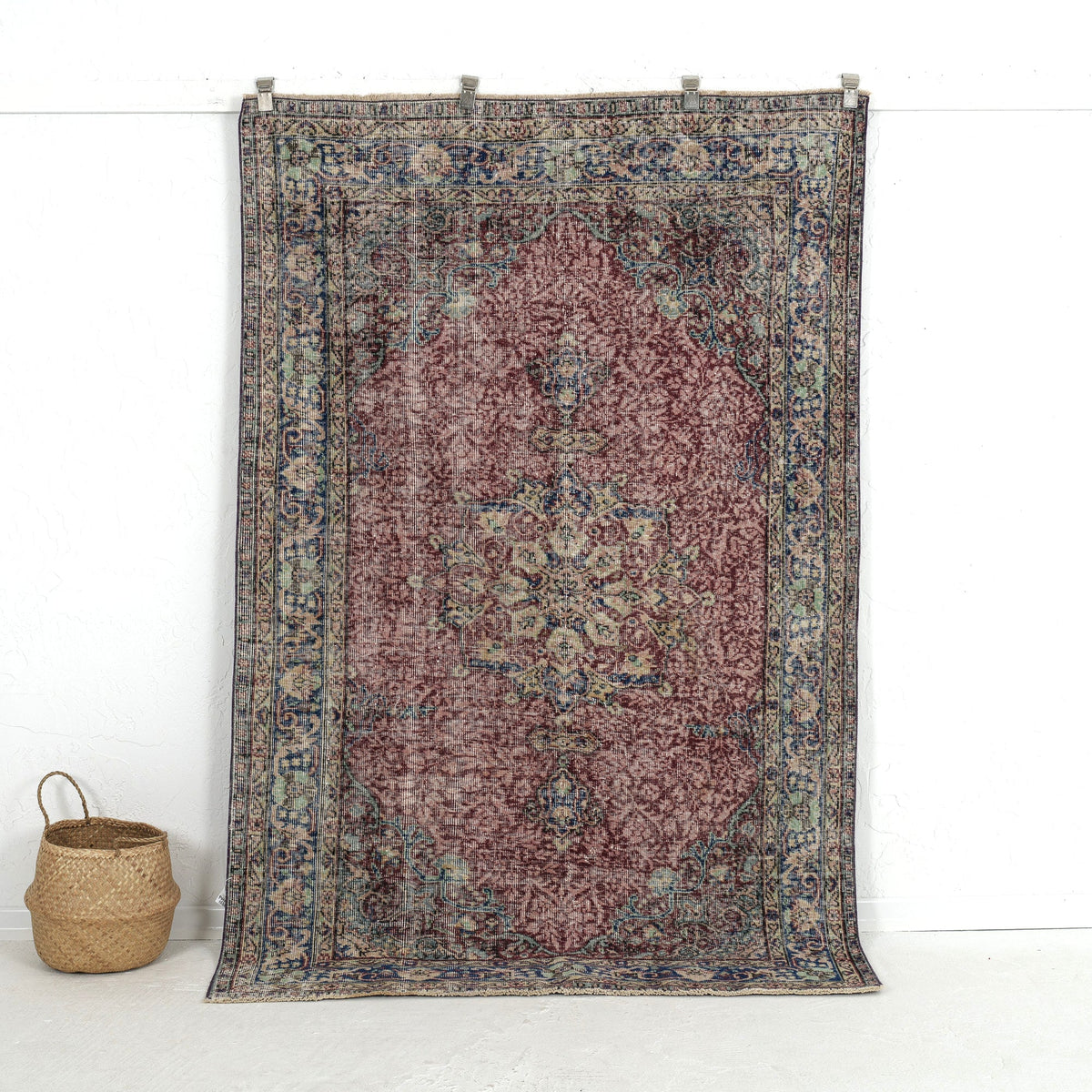 red vintage 5x8 area rug - perfect for the living room, bedroom, entryway, office, kitchen & dining