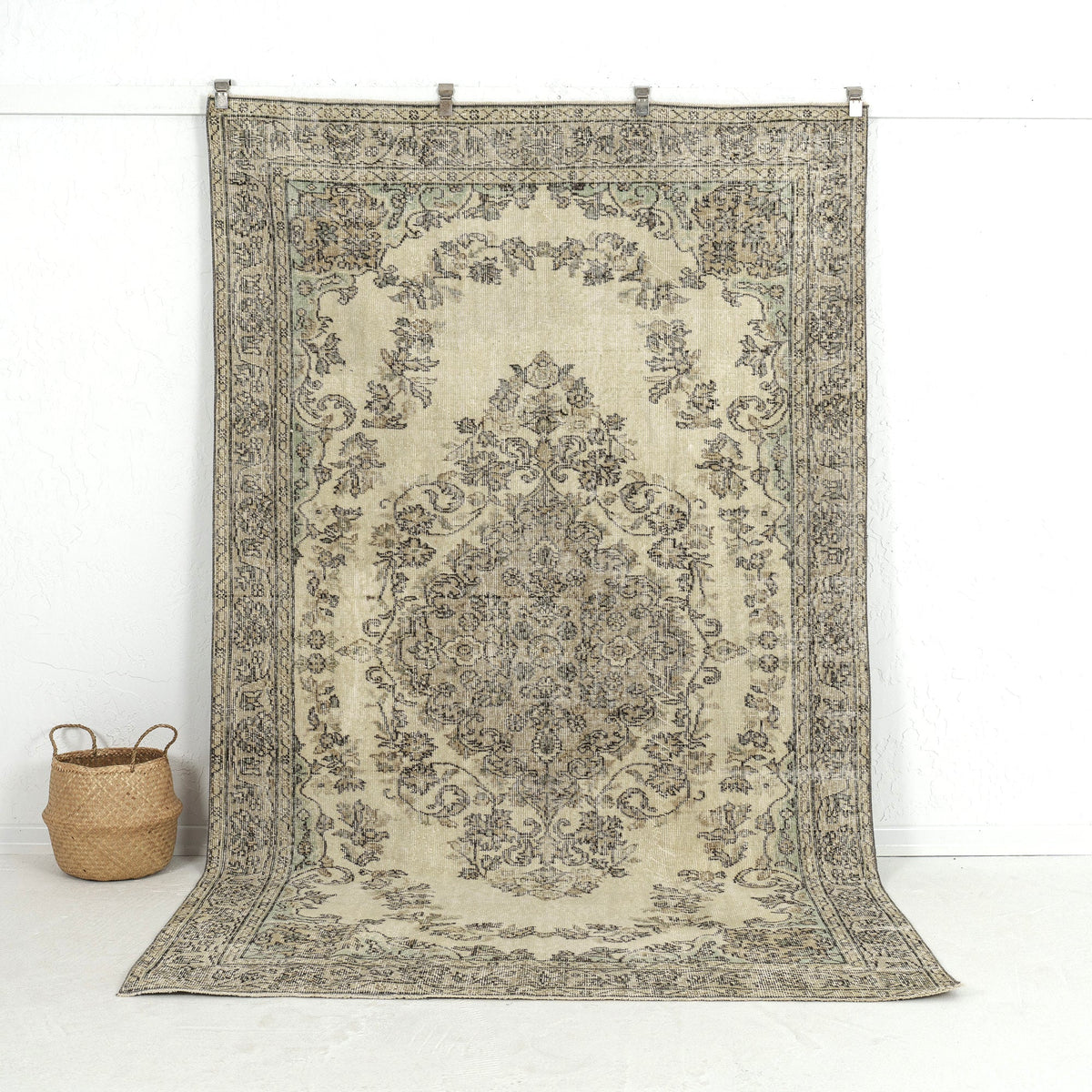 beige vintage 6x9 area rug - perfect for the living room, bedroom, entryway, office, kitchen & dining