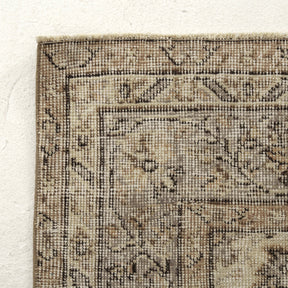 Classic area rug in 5x9 dimensions, crafted in turkish