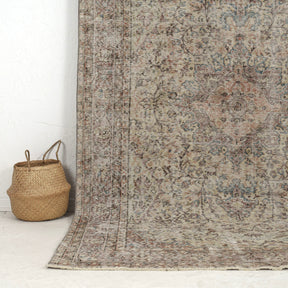 Delira - Handmade Turkish Rug, Rich in Tradition