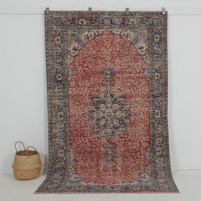 red vintage 5x8 area rug - perfect for the living room, bedroom, entryway, office, kitchen & dining