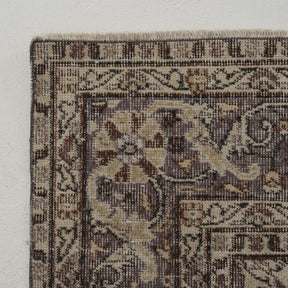 Classic area rug in 7x10 dimensions, crafted in turkish