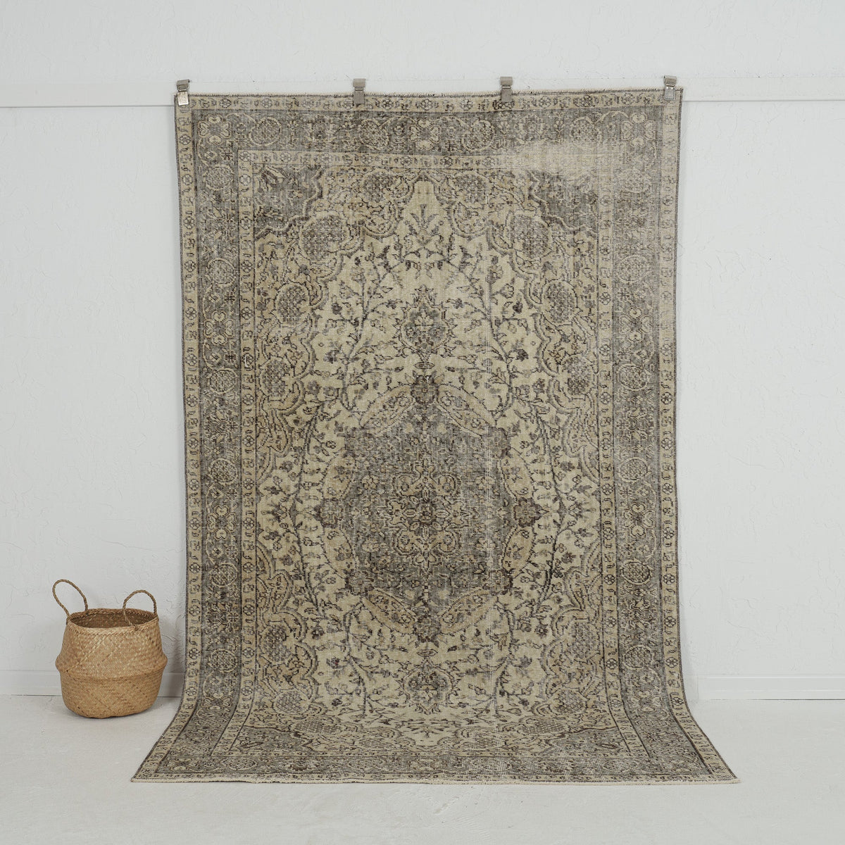 beige vintage 5x9 area rug - perfect for the living room, bedroom, entryway, office, kitchen & dining