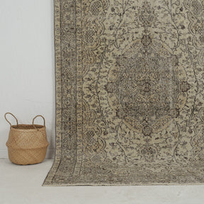 Authentic 5x9 area rug from turkish, in subtle beige tones