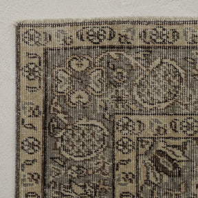 Classic area rug in 5x9 dimensions, crafted in turkish