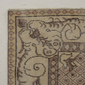 Classic area rug in 5x9 dimensions, crafted in turkish