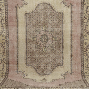 Wenoria - Oriental Rug, Exquisite Antique Design