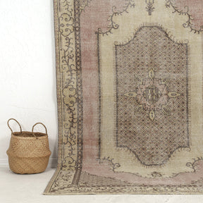 Wenoria - Vintage Persian Rug, Handwoven Masterpiece