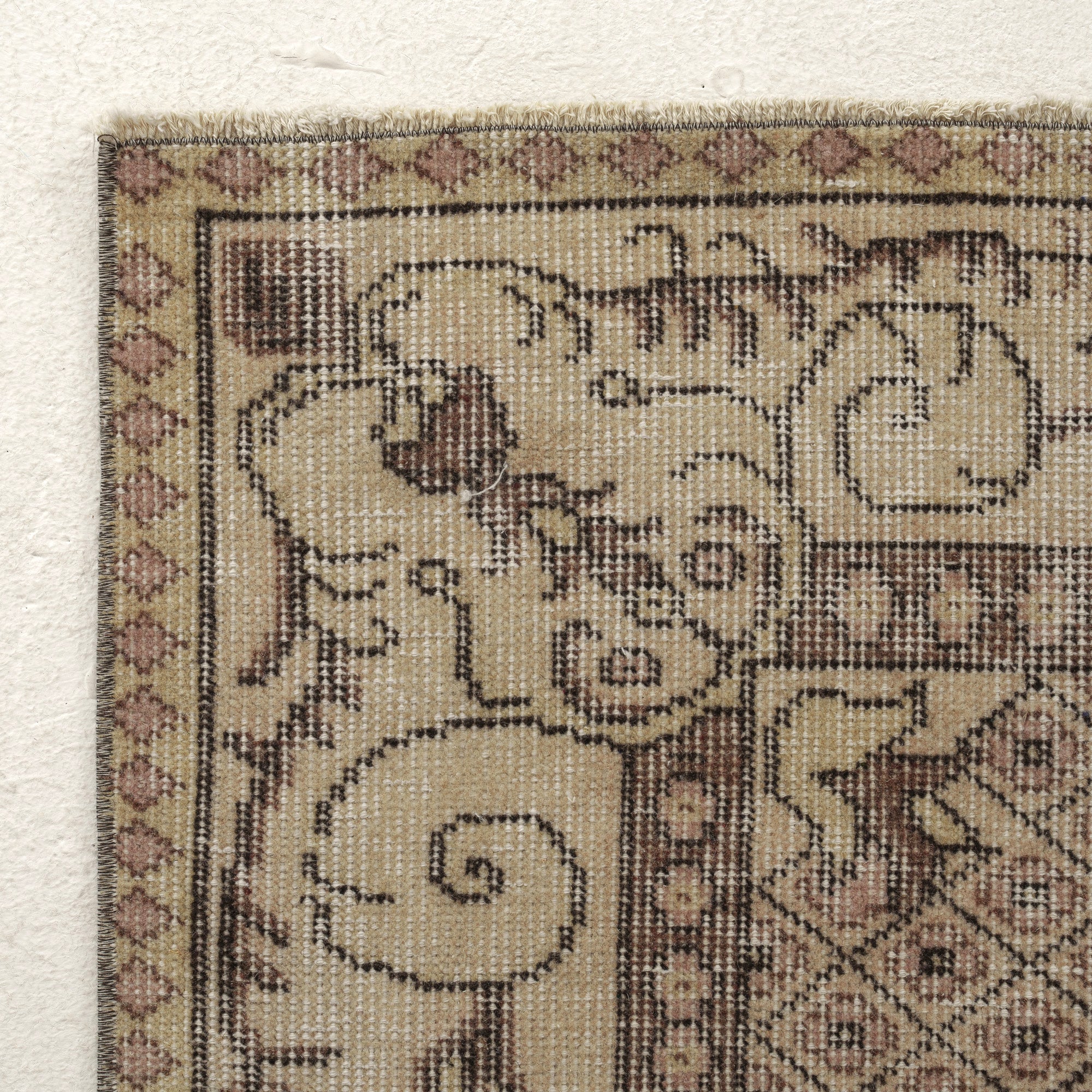 Wenoria - Vintage Persian Rug, Handwoven Masterpiece