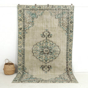 Xelina - Elegant Living Room Rug, Antique Charm