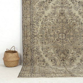 Praella - Persian Rug, Handcrafted & Timeless