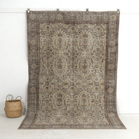 Janet - Persian Rug, Handcrafted & Timeless