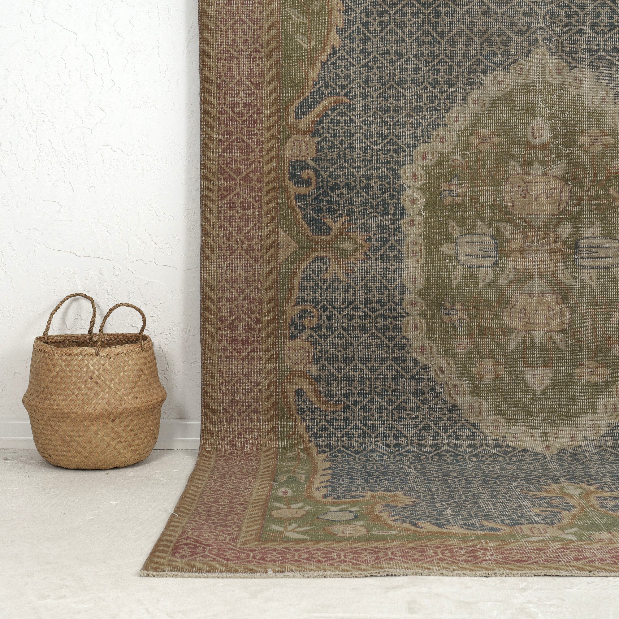 Beverly - Classic Turkish Rug, Vintage Heritage
