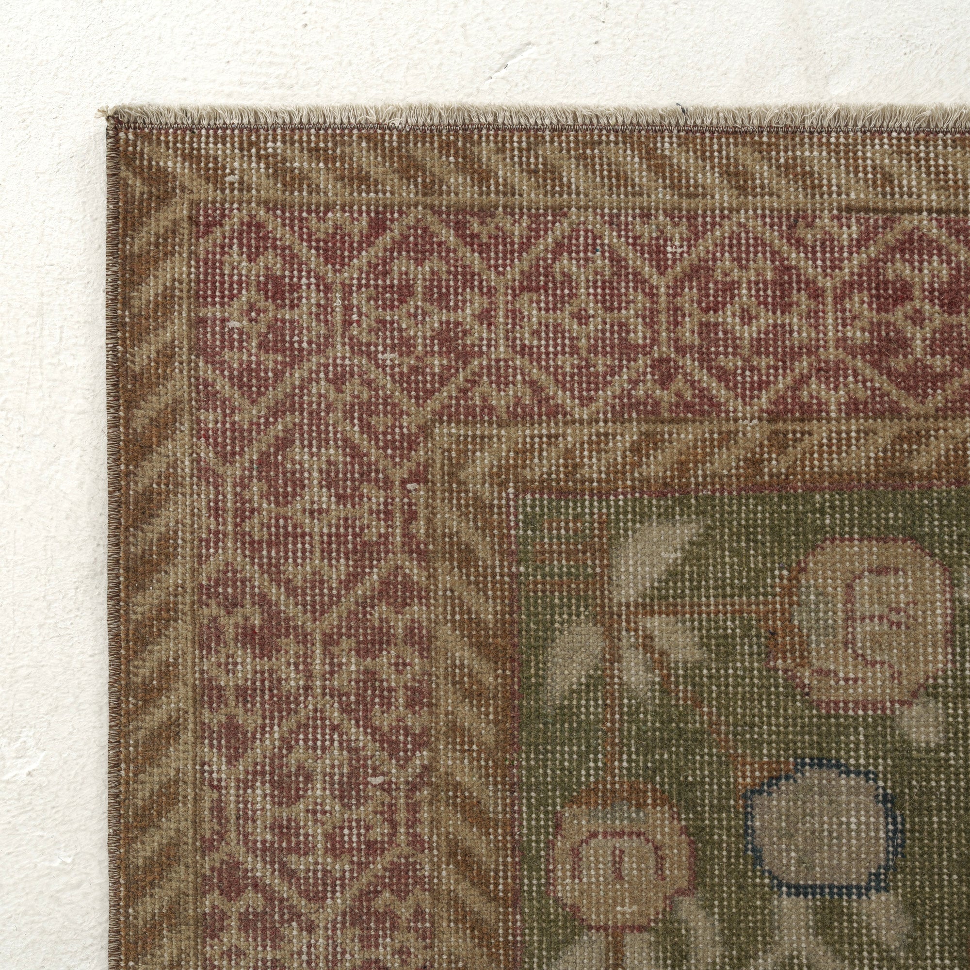 Beverly - Dining Room Rug, Classic Artisan Crafted