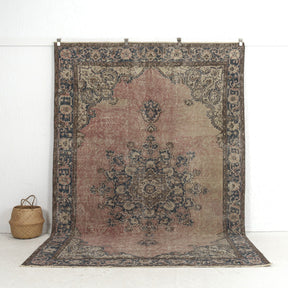 Dahliah - Turkish Rug, Authentic and Vintage