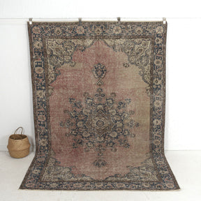 Dahliah - Oriental Rug, Handcrafted for Luxury Living