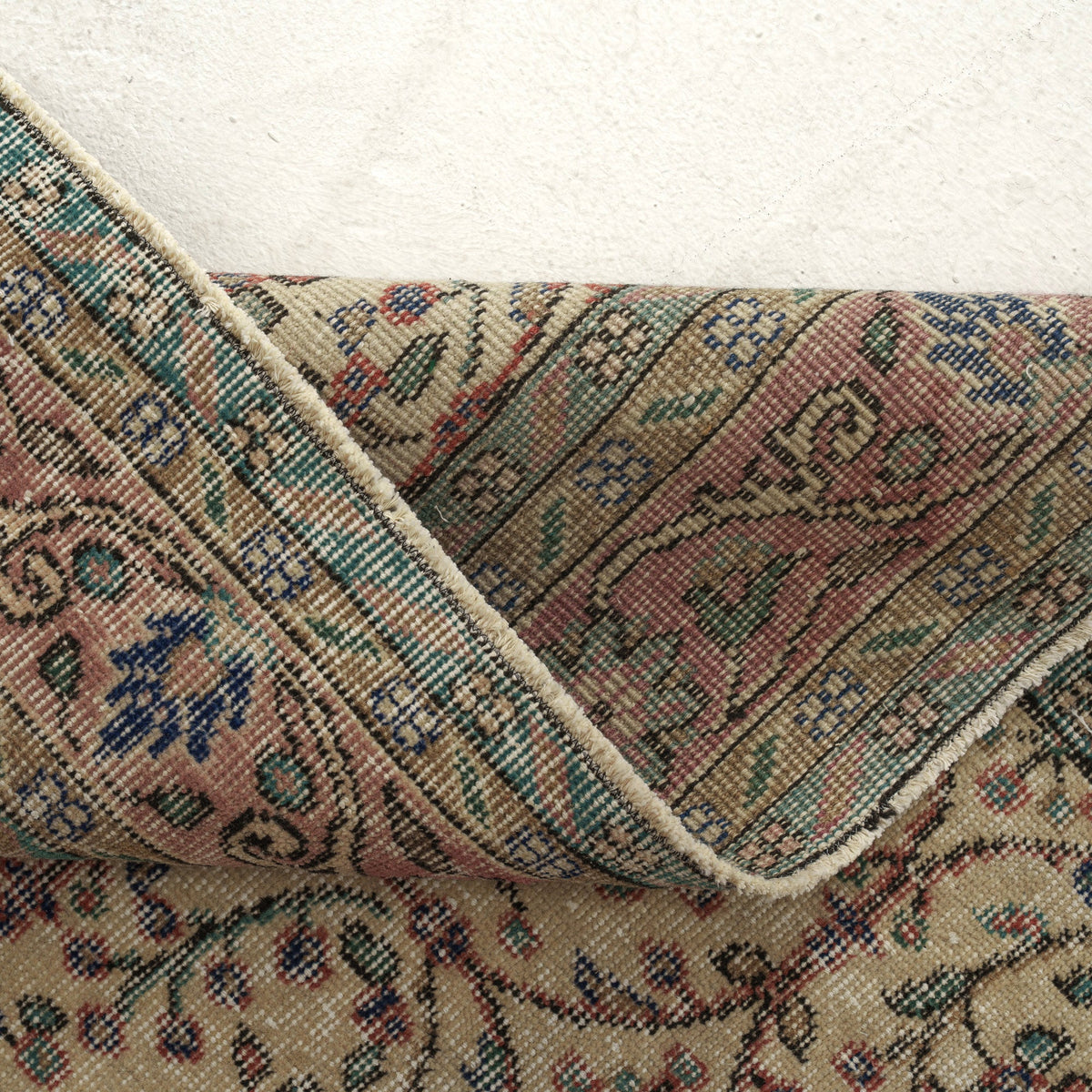 Lyricelle - Vintage Turkish Area Rug