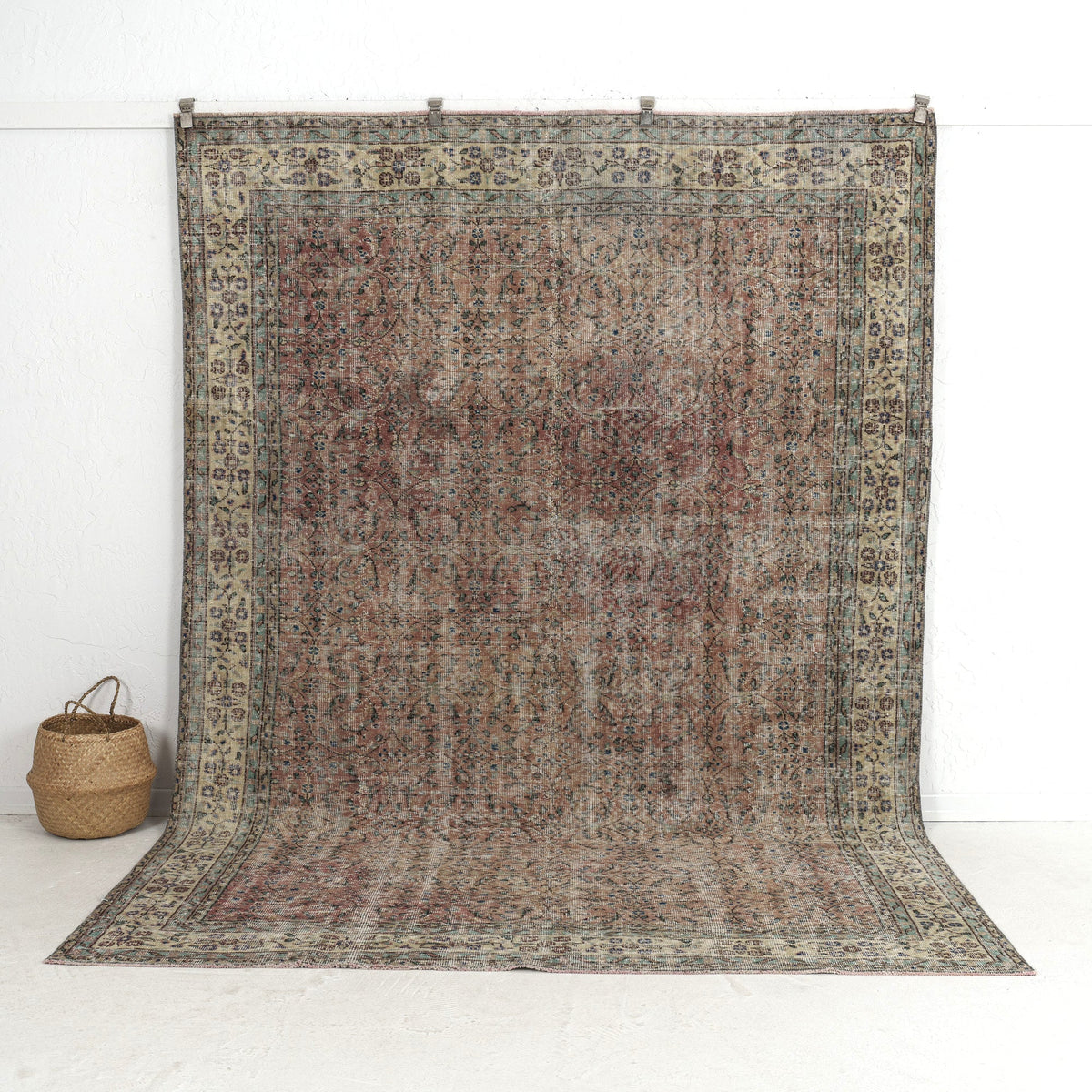 Veyra - Oriental Rug, Timeless & Exquisite