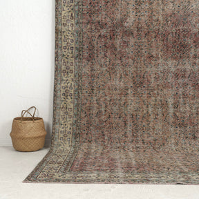 Veyra - Persian Rug, Handcrafted & Timeless