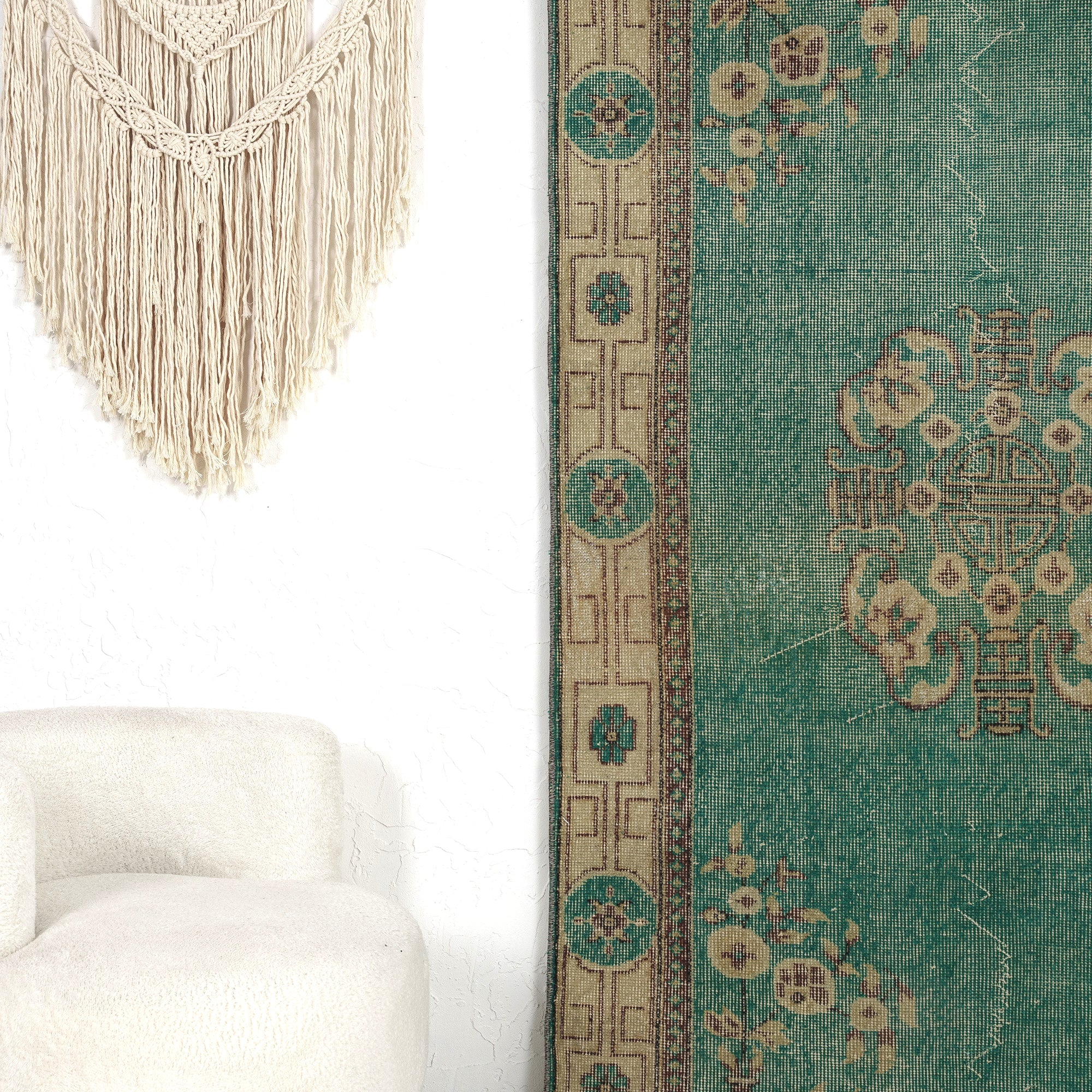 Dulcie - Elegant Living Room Rug, Antique Charm