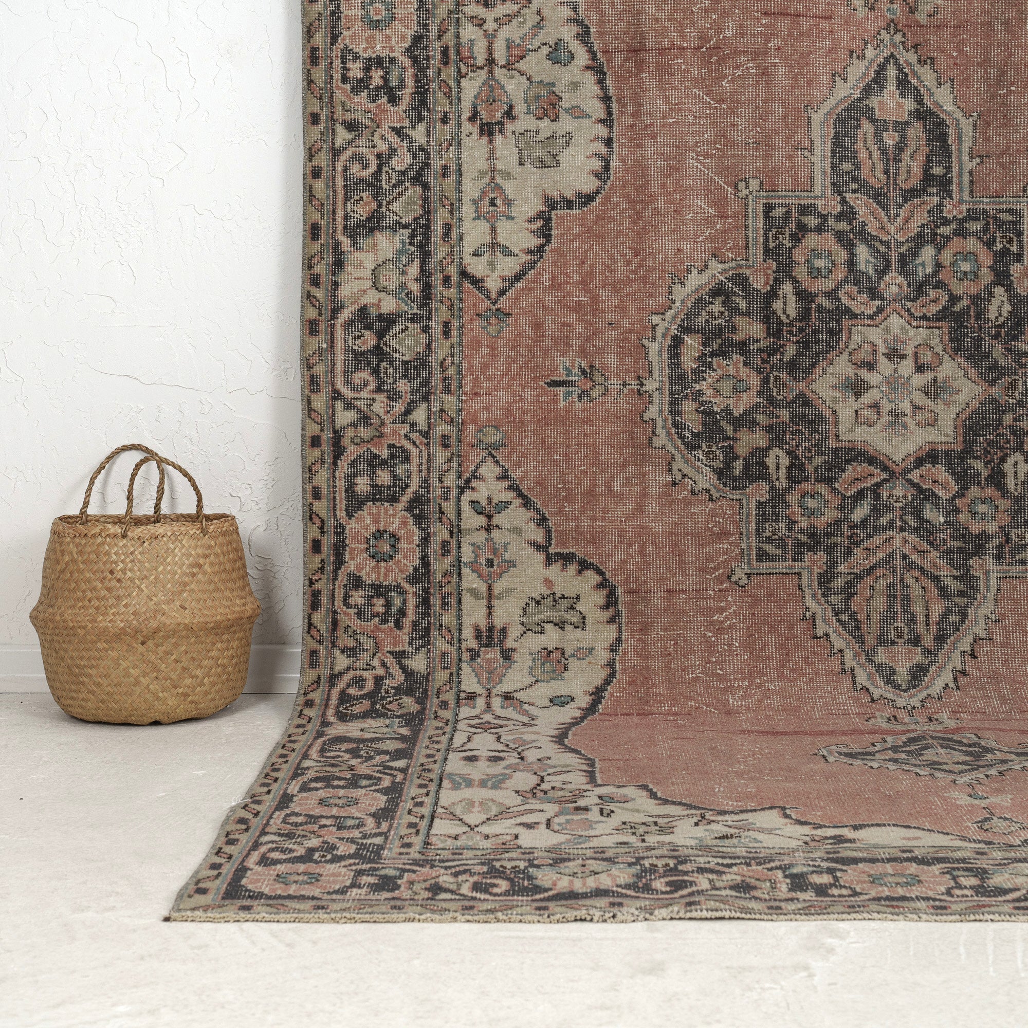 Juliana - Oriental Rug, Handcrafted for Luxury Living