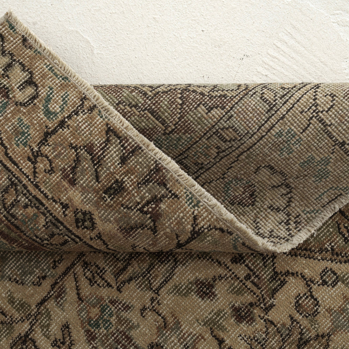 Hestia - Oriental Rug, Handcrafted for Luxury Living