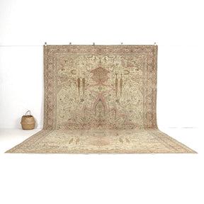 Evelina - Oriental Rug, Exquisite Antique Design