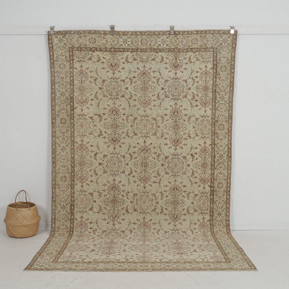 beige vintage 6x10 area rug - perfect for the living room, bedroom, entryway, office, kitchen & dining