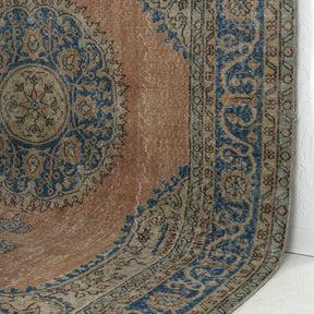 Halina - Oriental Rug, Exquisite Antique Design