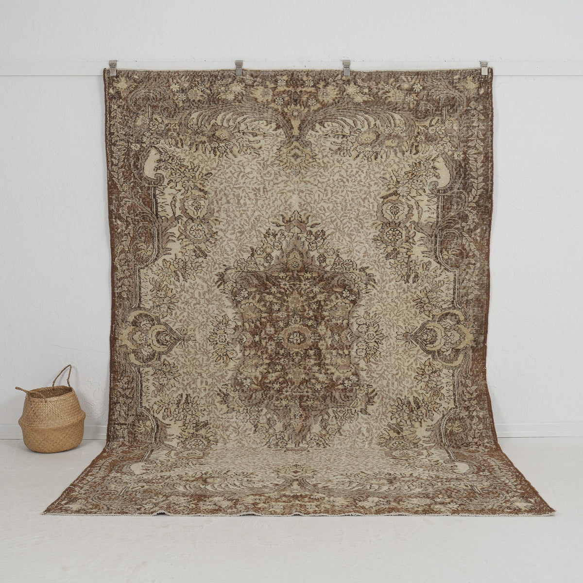 beige vintage 7x10 area rug - perfect for the living room, bedroom, entryway, office, kitchen & dining