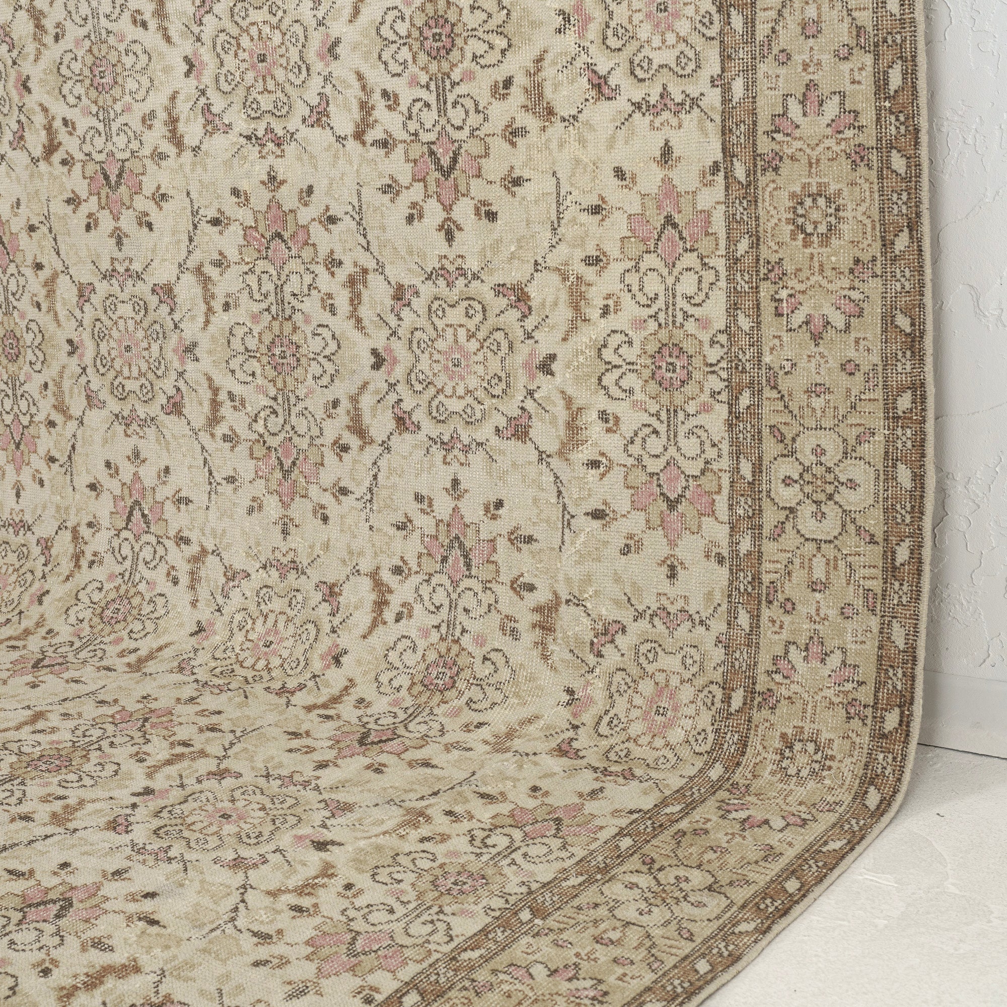 Keahi - Dining Room Rug, Elegant Oriental Style