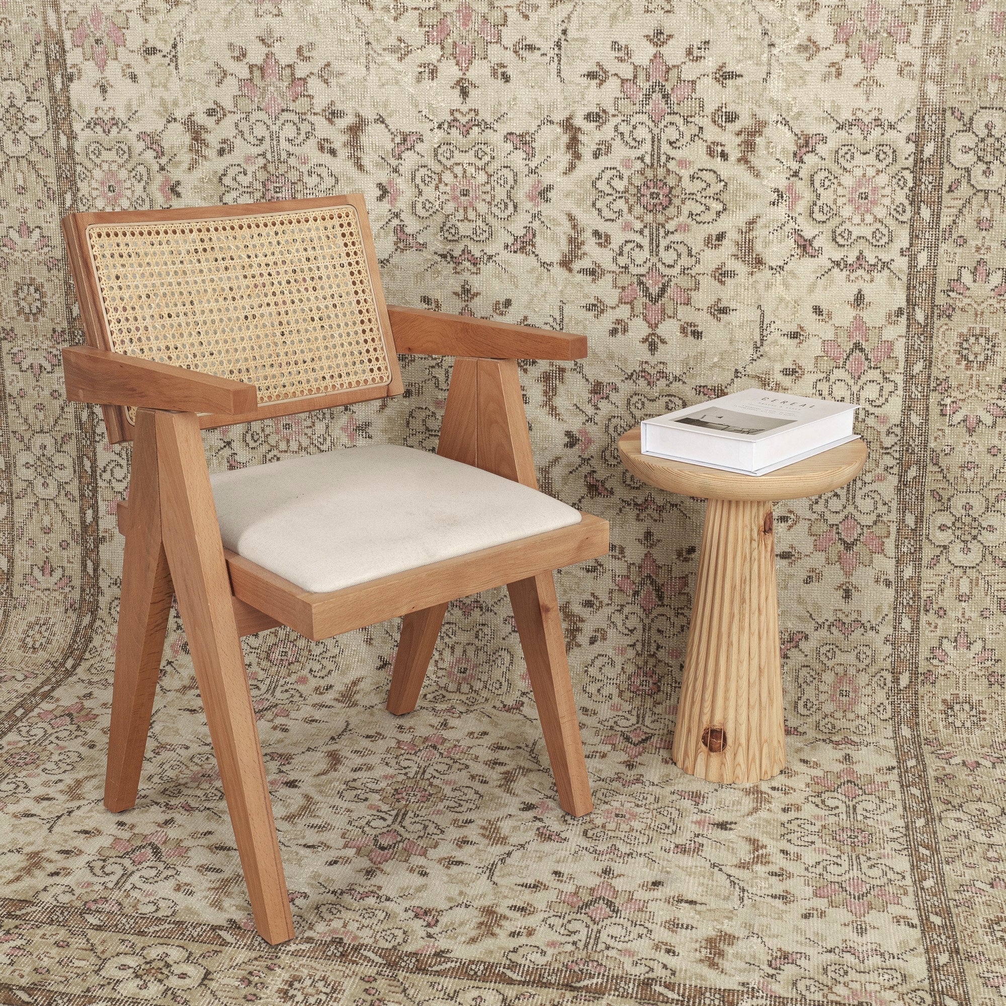 Keahi - Oriental Rug, Exquisite Antique Design