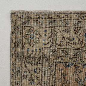 Classic area rug in 7x11 dimensions, crafted in turkish