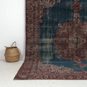 Ofelia - Oriental Rug, Exquisite Antique Design