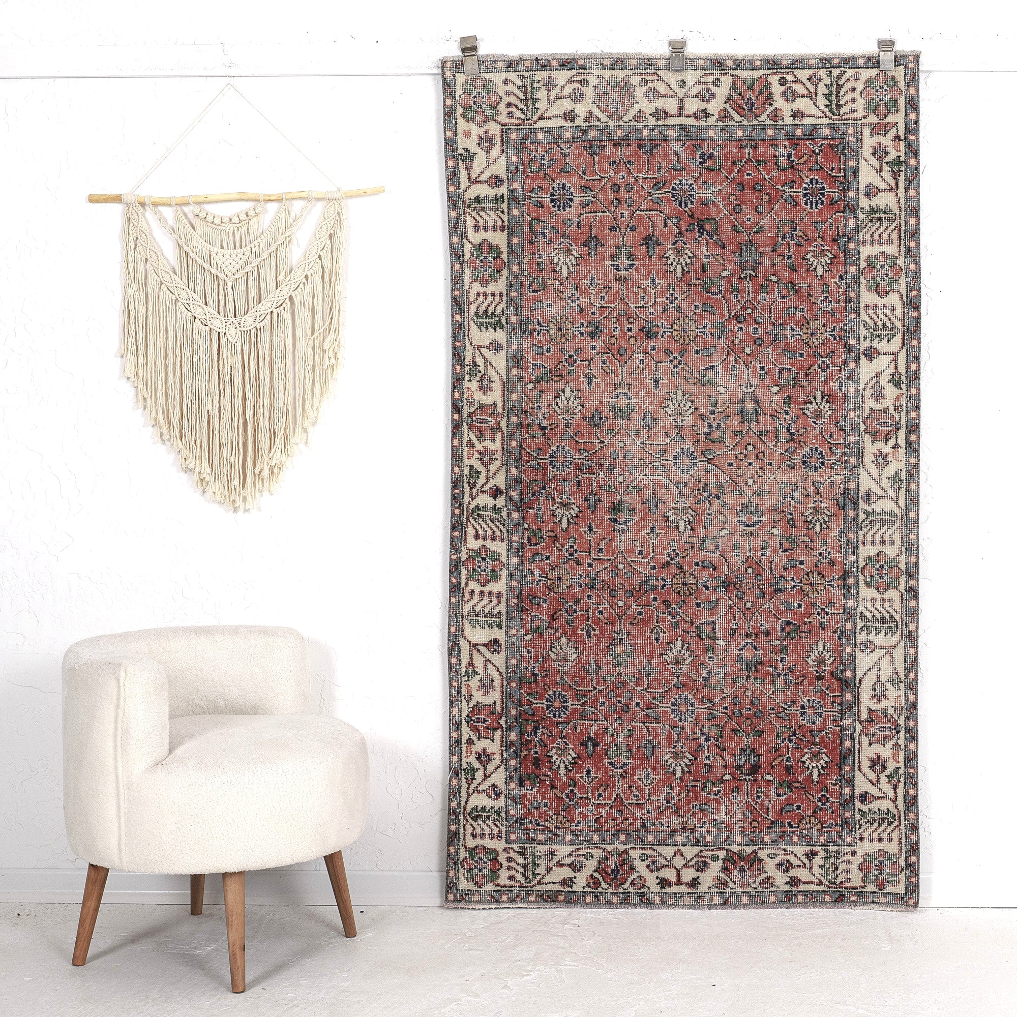 Maizie - Elegant Living Room Rug, Antique Charm