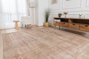 Ryrie - Persian Rug, Handcrafted & Timeless