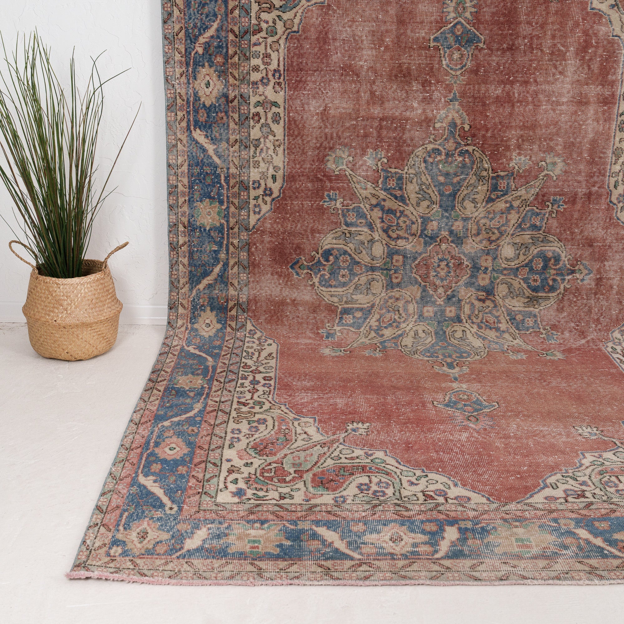 7' x 11' - Vintage Turkish Area Rug, Red - Jalynna | Kuden Rugs