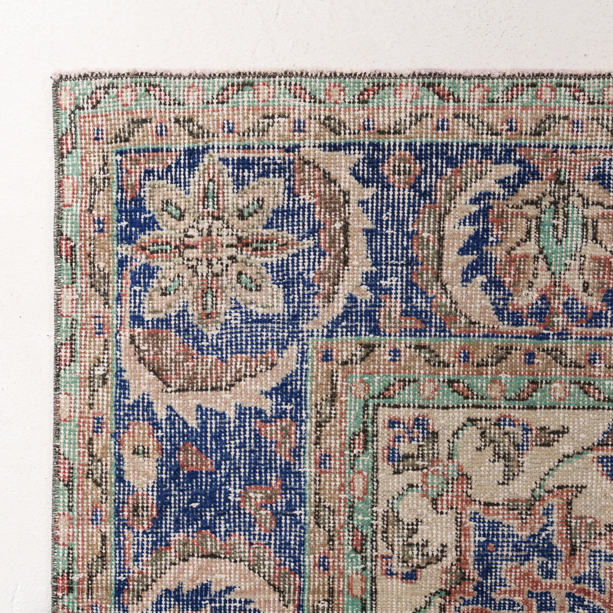 ROUND112cm\"Clockwork”ViNTAGE TURKiSH RUG 7' x 11' - Vintage Turkish Area Rug, Red - Neravyn | Kuden Rugs