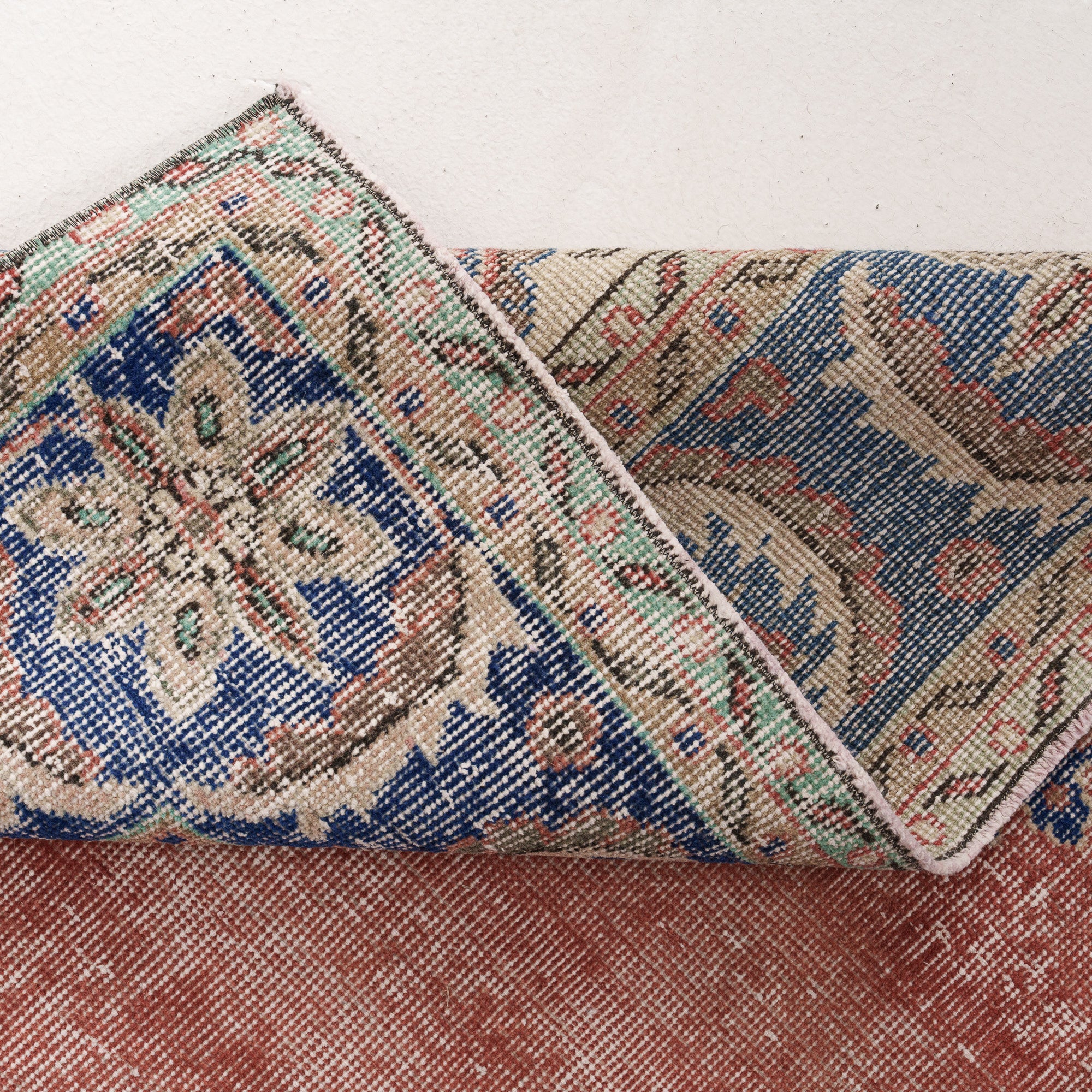 ROUND112cm\"Clockwork”ViNTAGE TURKiSH RUG 7' x 11' - Vintage Turkish Area Rug, Red - Neravyn | Kuden Rugs