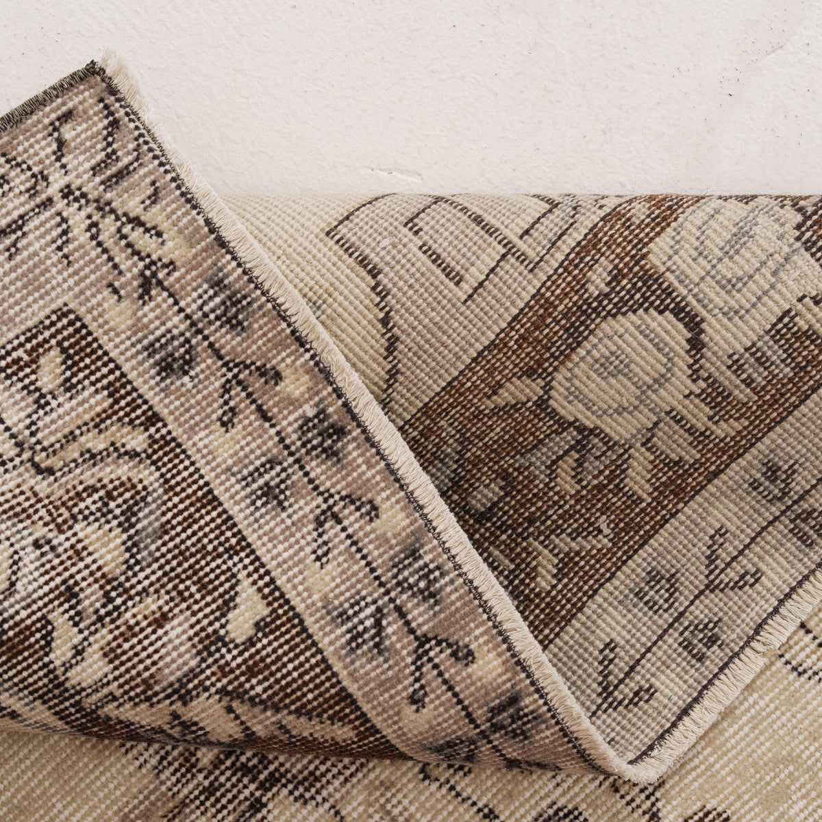 Oriental 7x10 Beige Rug