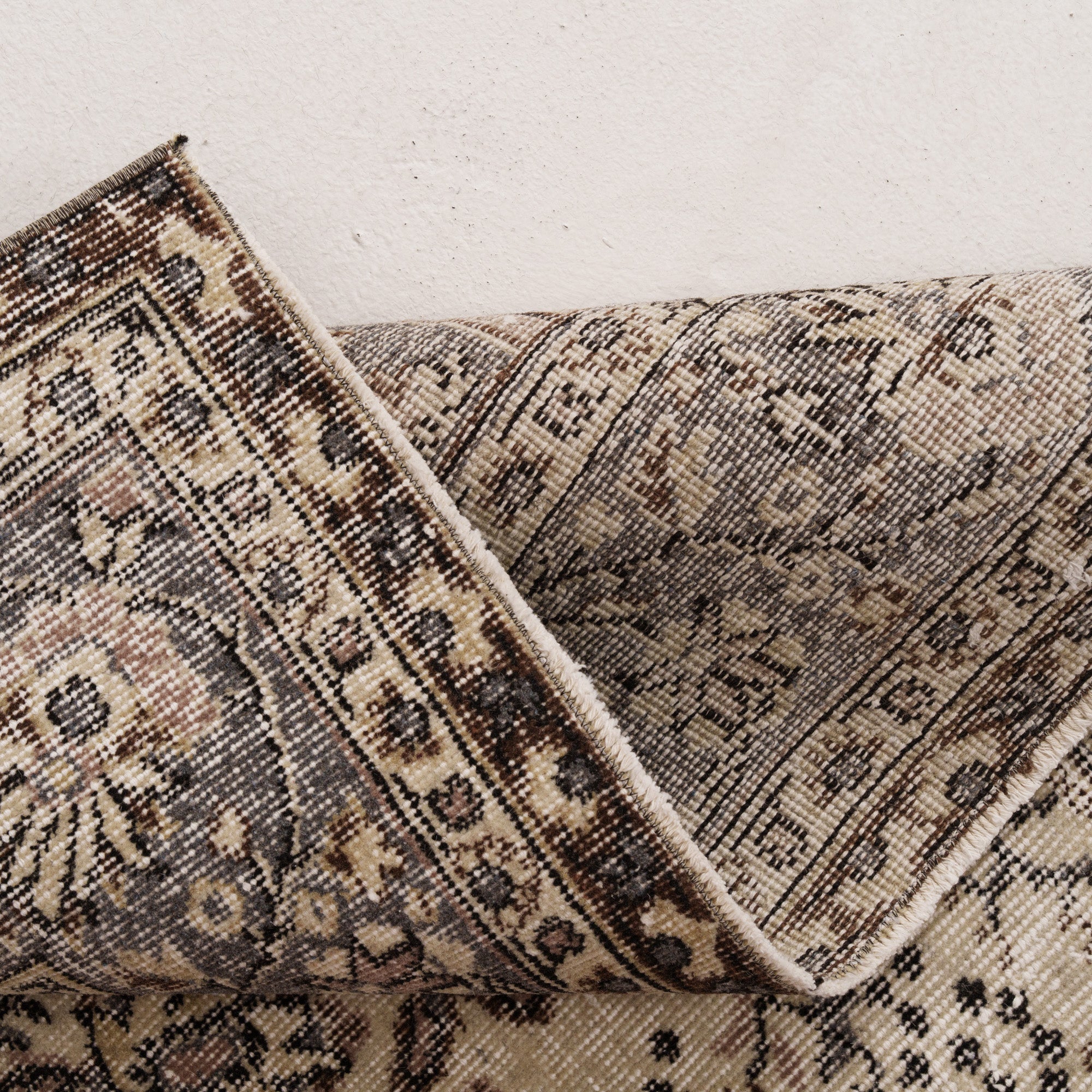 Oriental 7x10 Beige Rug