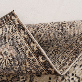 Oriental 7x10 Beige Rug