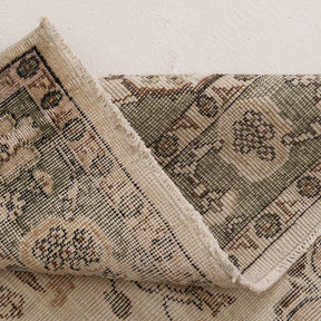 Oriental 6x10 Beige Rug