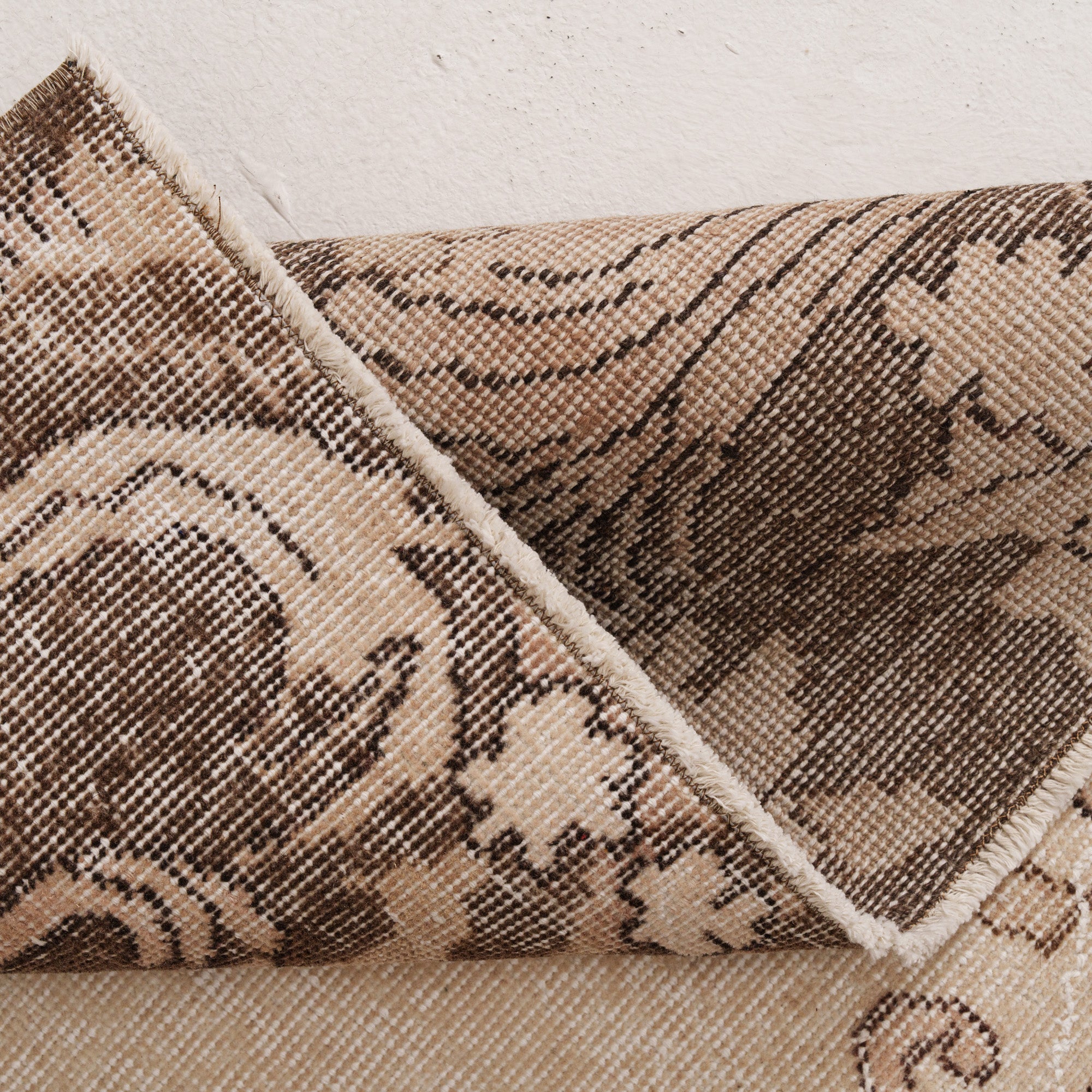 Oriental 6x10 Beige Rug