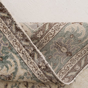 Oriental 6x10 Beige Rug