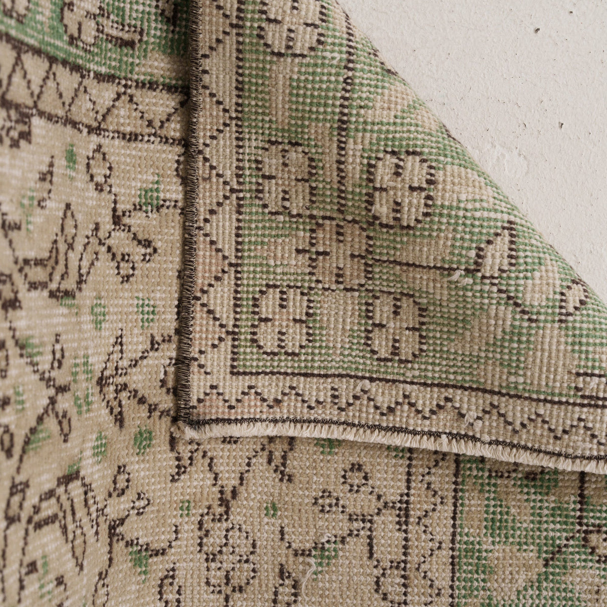 Oriental 7x10 Beige Rug