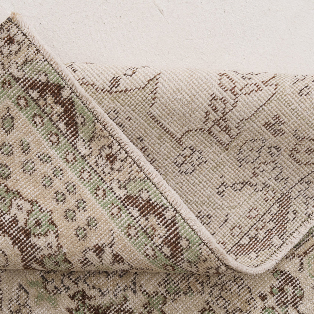 Oriental 6x10 Beige Rug