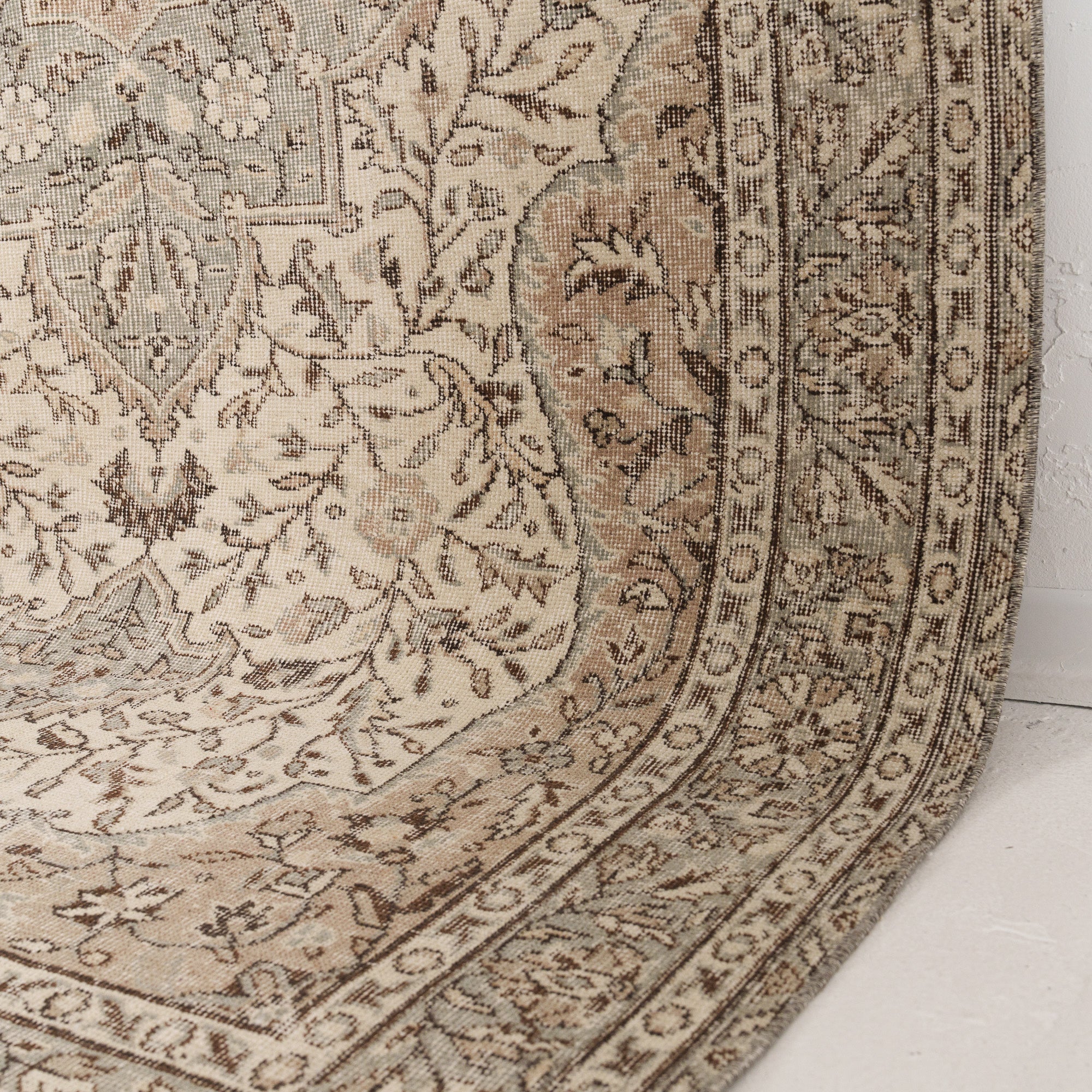 Oriental 5x9 Beige Rug